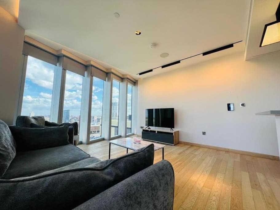New Manhattan Loft Gardens Stratford London Exterior foto